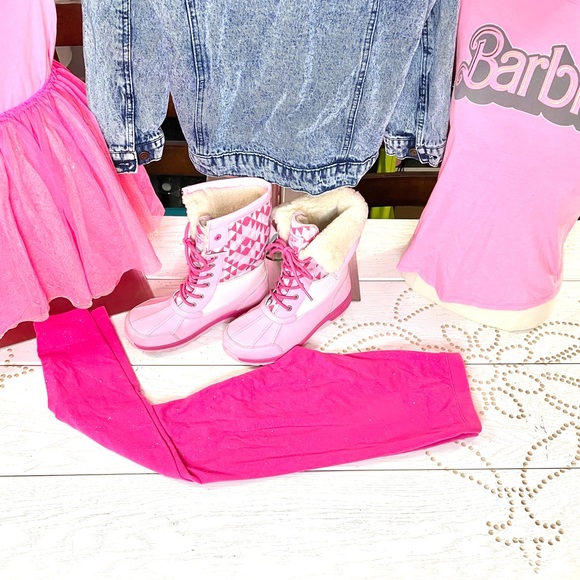 💖🌟💖🌟Entire Barbie Girl Outfit! Uggs! - Picture 10 of 17